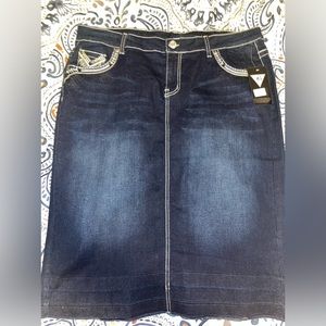 Never worn Be-Girl knee length skirt. No types of damage.